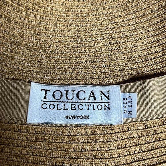 NWT - Toucan Collection New York Straw Cloche Hat with Red Hatband and Bow - Picture 5 of 7